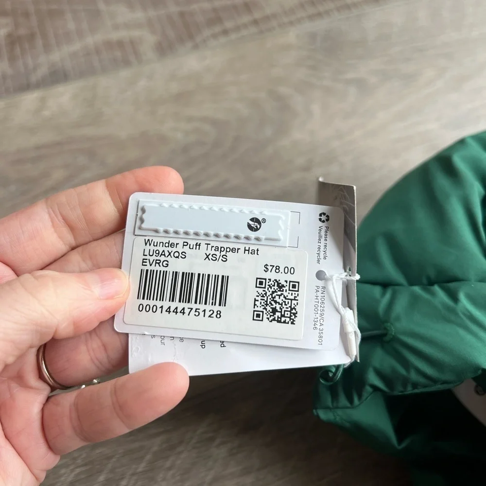 Lululemon Wunder Puff Trapper Hat in Everglade Green